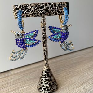 Earrings enamel ringstone with hanging bird